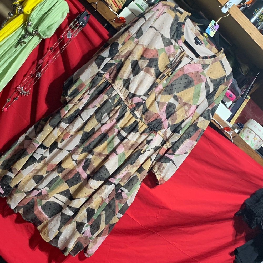#201 size 2 Torrid Multicolor long sleeve dress w/ Abstract designs & pockets
